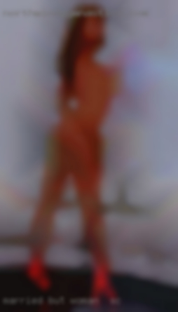 Married but seeking woman in SC discreet adventures.